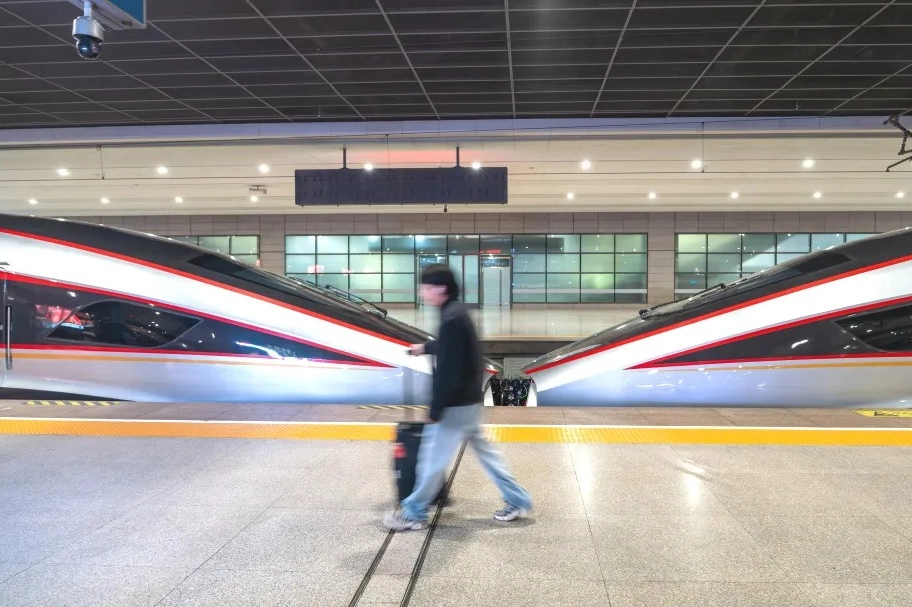 东安26.7万亩早稻丰收喜讯：机械化收割提效显著