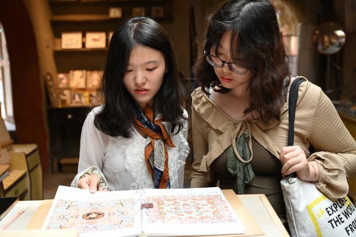 教育局称女童被泼开水系恶作剧